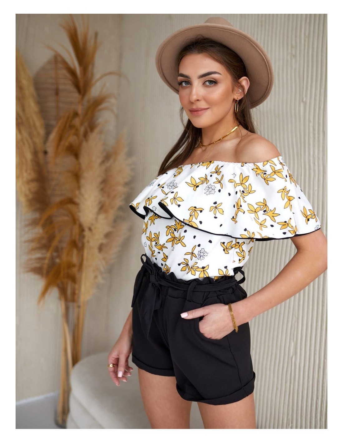 Bluza spaniola dama cu volane, crem 1232 - Magazin online - Boutique